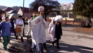 Originálna rozlúčka s fašiangami: Hodovali bradaté ženy aj rozprávkové bytosti