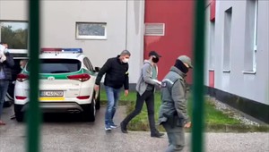 Veľkopodnikateľa Zoroslava Kollára opäť väzobne stíhajú. Len pred pár dňami ho prepustili na slobodu