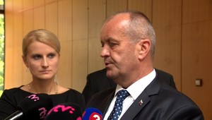 Rokovania budú pokračovať. Americké peniaze rozdeľujú ministrov