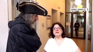 Česko má svojho piráta, Slovensko zas Batmana. Jeden z nich skončil na psychiatrii, ten druhý dopadol ešte horšie