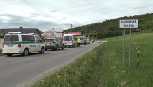 Po zrážke s autom skončilo 4-ročné dievčatko v kritickom stave