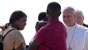 Pápež Lev XIV. si na ostrove Lampedusa uctil pamiatku obetí v radoch migrantov