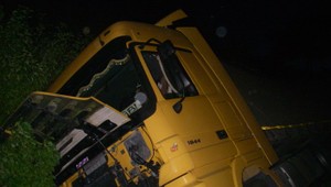 Kamionista s 2,6 promile sa zrútil do priekopy