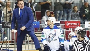 Búrlivák Nazarov sa opäť predviedol. Po rozhodcoch hodil fľašu!