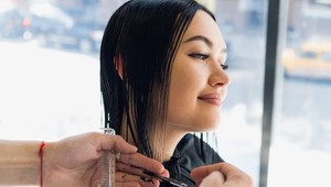 Túžite po zmene? TOP farby na vlasy, ktoré budú in v roku 2025