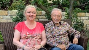 Dominika Gottová priletela do Prahy, na letisku ju čakala uplakaná mama