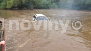 VIDEO: Takto prebiehala záchranná akcia muža, ktorý cestoval do práce pri Ostrej Lúke