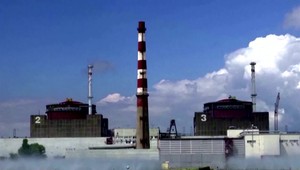 183. deň na Ukrajine: Desiatky mŕtvych na železničnej stanici a odpojená jadrová elektráreň