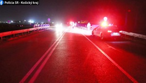 Dve nočné nehody sa skončili tragicky. O život prišiel chodec i vodič