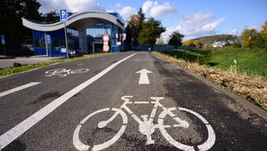 Kone, autá aj kamión: Cyklochodník si zamieňajú s cestou