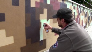 Policajti chytili sprejera. Sloboda, rovnosť a bratstvo ho dostalo pred súd