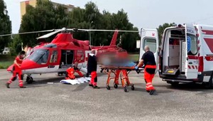 Motorkár narazil do auta. V kritickom stave ho vrtuľníkom previezli do nemocnice