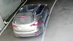 VIDEO: Matka opustila bábätko, nechala ho vo verejnej garáži