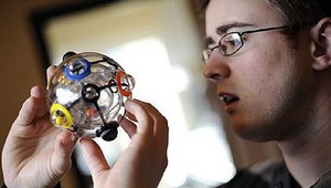 Na trhu je nová Rubikova kocka, ktorá je vlastne guľa