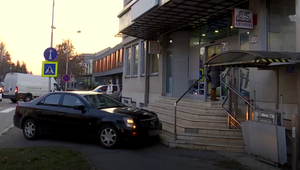 Naháňačka sa začala na maďarskej diaľnici a skončila na Slovensku. Vodič pri sebe nemal pas, ani platné víza