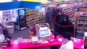 Zlodej sa pri krádežiach vyhráža ihlou infikovanou HIV!