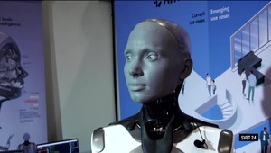 Svet 24: Nájdená ikonická ulica ako aj humanoid s mimikou