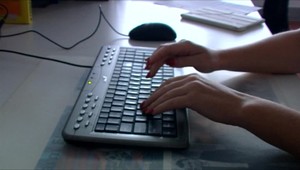 Pozor na podvod: Muž si myslel, že dostal email z banky a prišiel o peniaze na účte