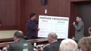 Kontroverzná spolupráca pri parkovaní v Michalovciach nebude