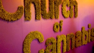 Medzinárodná konopná cirkev otvorila kostol na uctievanie marihuany