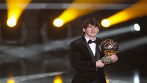 Kandidáti na Zlatú loptu známi