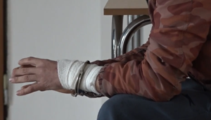 Na iného muža zaútočil nožom, no tvrdí, že len bránil seba a svoju rodinu