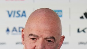 “Upokojte a uvoľnite sa,“ reagoval prezident FIFA na kritiku. Počas tlačovej konferencie sa vyjadril aj na adresu Donalda Trumpa