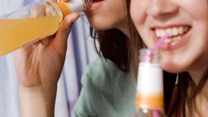 3 mŕtvi, 3 v kritickom stave. Môže za to nelegálny alkohol