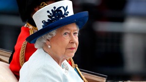 Premýšľajte starostlivo, vyzýva kráľovná Škótov