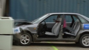 Simulovali automobilovú haváriu