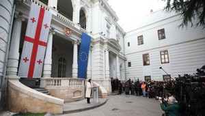 Gruzínsko: Prezidentka Zurabišviliová odstúpi z funkcie, nastupujúci prezident zložil sľub