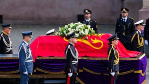 Posledná rozlúčka s kráľom Haraldom V. Oslo zažíva najväčšiu policajnú operáciu v histórii