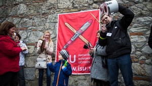 Otvorili ďalšie školy, učitelia ale štrajkujú ďalej