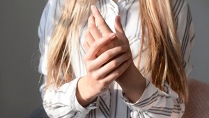 Najúčinnejšia pomoc na suché ruky: Liečivý zábal ich zjemní za pár minút