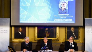 Vymyslel kvázikryštál, získal Nobelovu cenu za chémiu