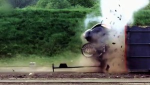 Unikátny crash test! Toto ostane z auta pri rýchlosti 190km/h