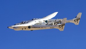 Výlet do vesmíru. SpaceShipTwo vyskúšala raketový motor
