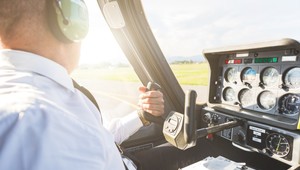 Obrovská hanba slovenského pilota v Kanade! Policajti ho vyviedli z kokpitu