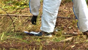 Na pozemku obžalovaného zo série vrážd našli pozostatky kostí