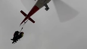 Nebezpečný zásah horských záchranárov: Pri záchrane turistu len pár metrov od nich udrel blesk