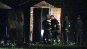 V troskách našli zhorené telo