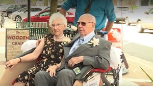 Dvojica sa desaťročia nevidela. Po stretnutí sa rozhodli zosobášiť