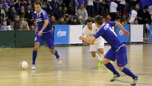 Futsalová delikatesa! Ukážkové nožničky chrbtom k bráne a gól!