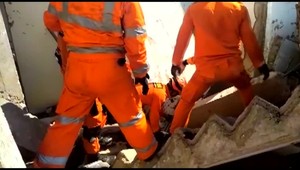 VIDEO: Cunami na ostrove Sulawesi si už vyžiadalo stovky obetí, kopú im masový hrob