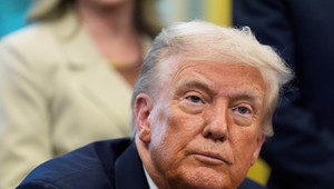 Trump volá po zákaze paracetamolu pre tehotné. Odvoláva sa na neoverené súvislosti s autizmom