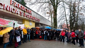 Sestry špecialistky začali nahrádzať záchranármi, odborníci s tým nesúhlasia