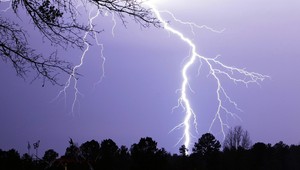 Blesky útočia. Takto sa pred nimi ochránite