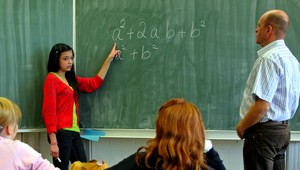 PRIESKUM. Stredoškolský učiteľ zarába priemerne 682 €