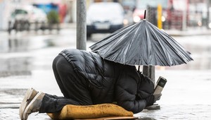 Predpovede sa naplnili. Chlad pocítili už aj ľudia bez domova