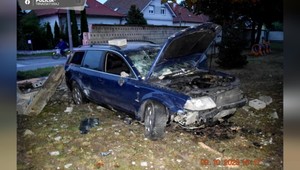 Vodič nezvládol riadenie a autom vpálil areálu materskej školy